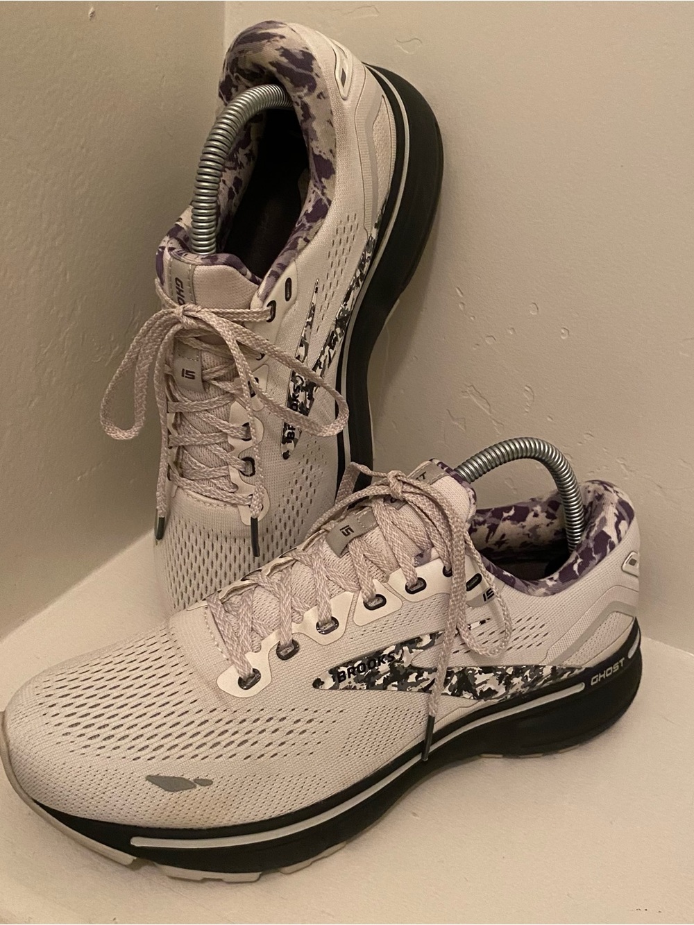 Brooks Ghost 15 Running Shoes Womens Size 9 M White Grey Camo 1203801B149